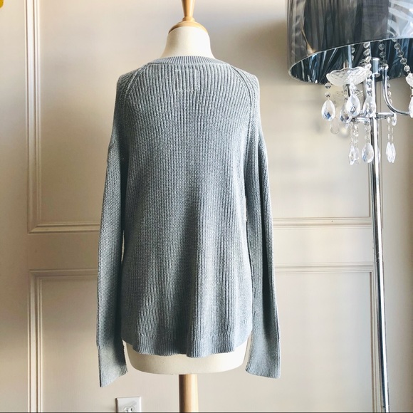 *NEW* Hollister Cold Shoulder Gray Sweater Medium - Picture 3 of 8